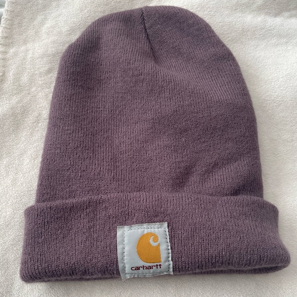 Carhartt Accessories - purple carhartt beanie